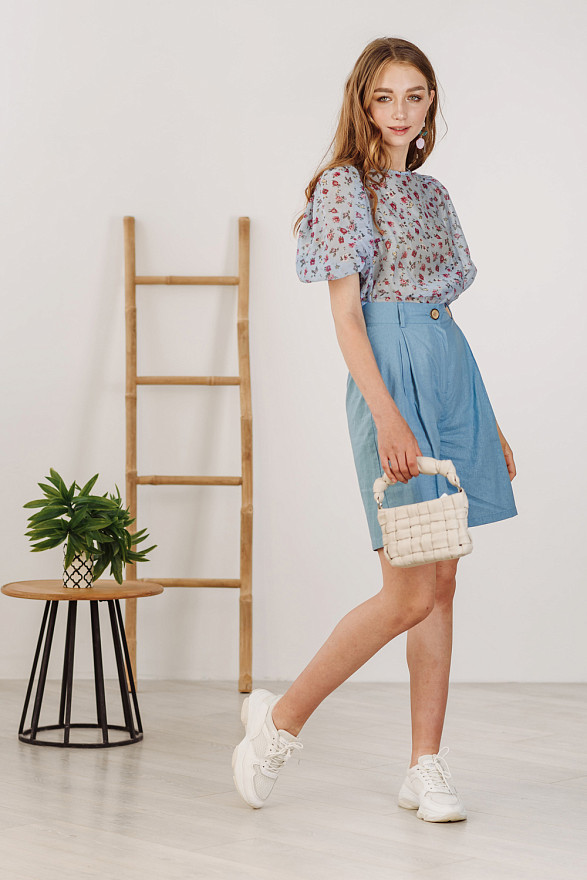 Блакитні шорти бермуди