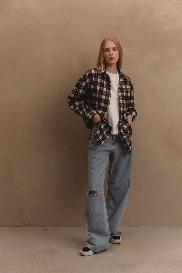 Коричнева сорочка в стилі оверсайз