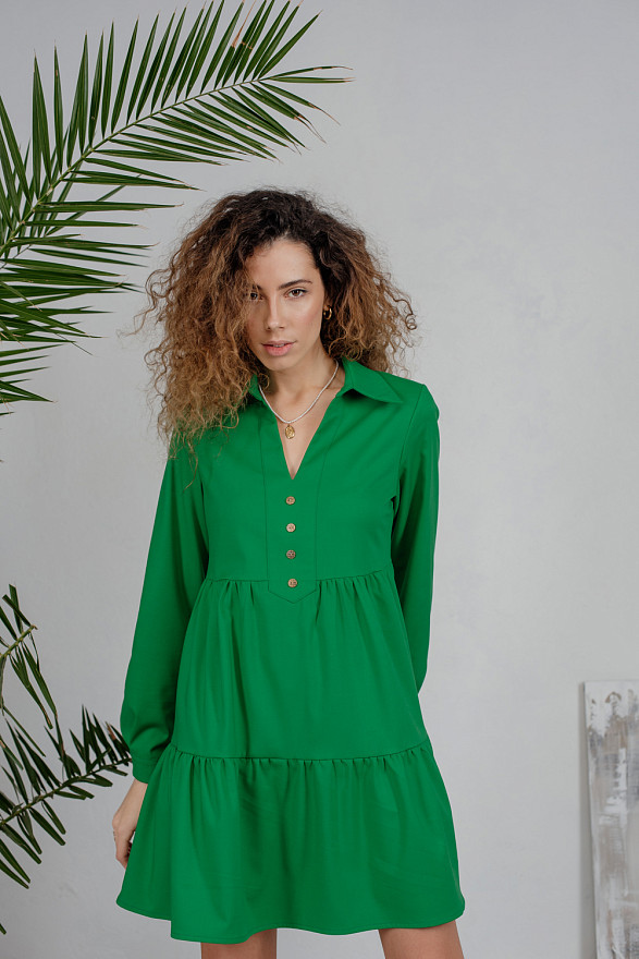 Зелена мінісукня з V-подібним вирізом