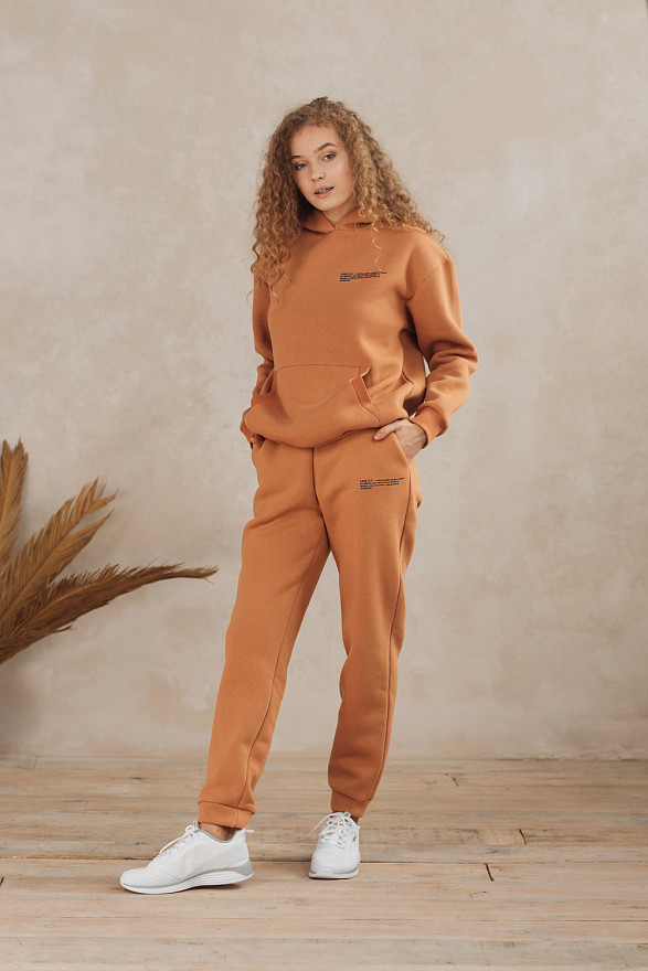 Карамельний світшот з написом