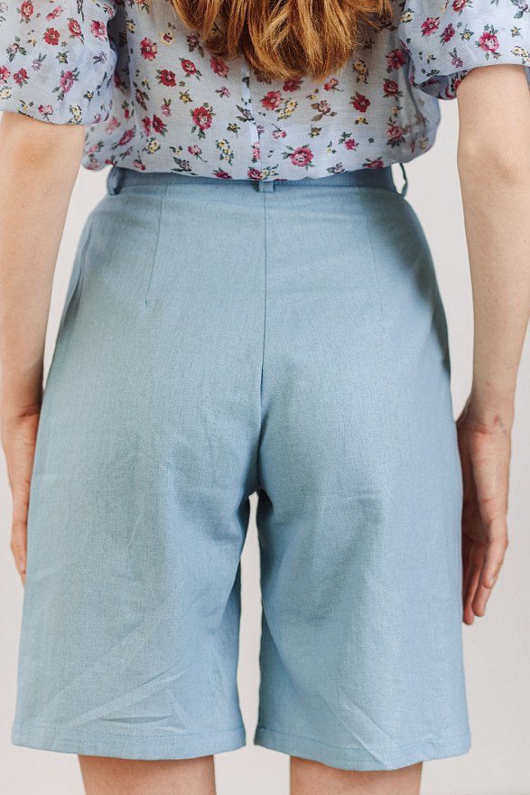 Блакитні шорти бермуди