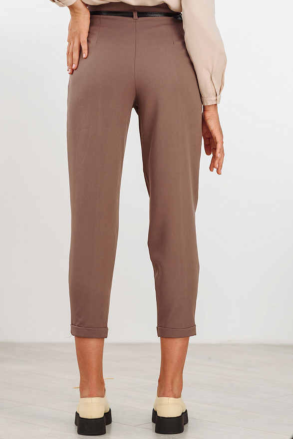 Брюки с высокой талией и поясом