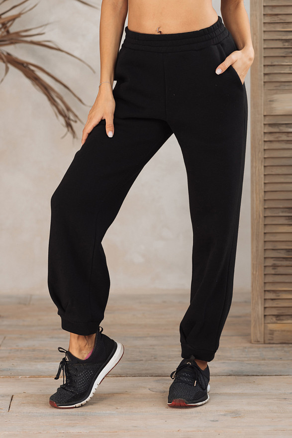 Чорні спортивні штани