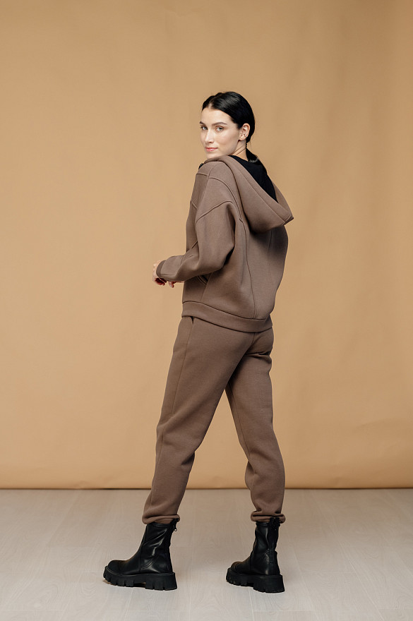 Casual pants in color