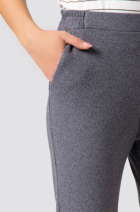 Зимние повседневные брюки серого цвета