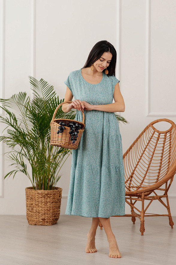 Emerald long dress with ruffles