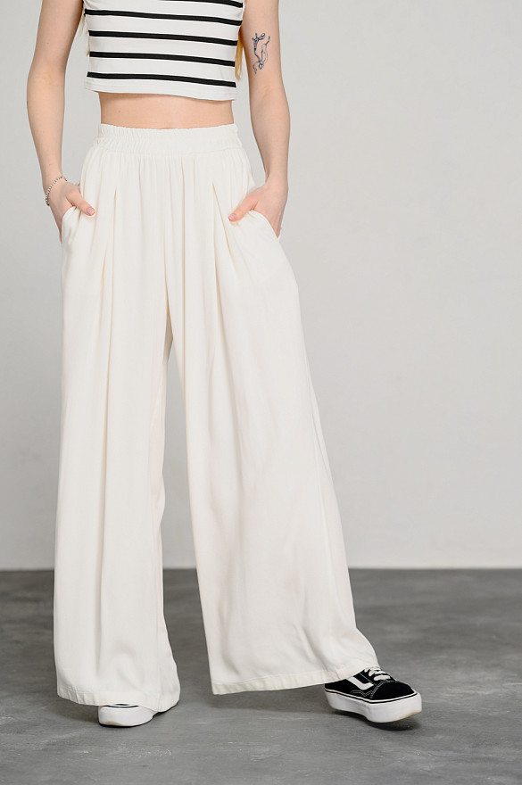 Молочный брюки с поясом на резинке
