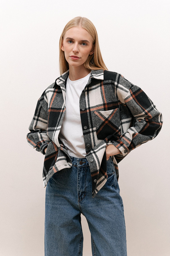 Черная удлиненная рубашка оверсайз