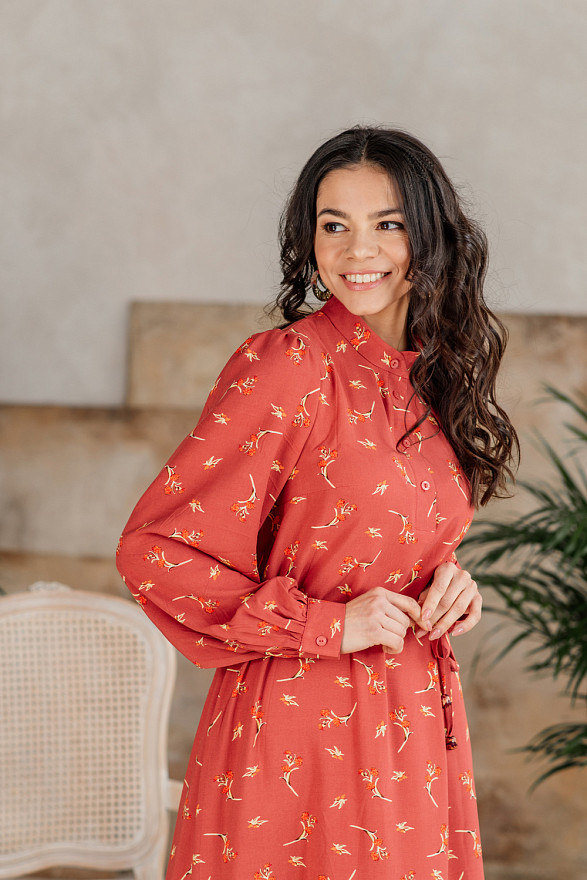 Long dress with ruffle and belt