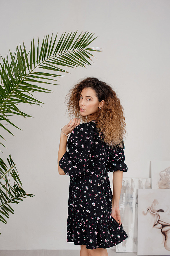 Черное мини платье в стиле Прованс с кружевом