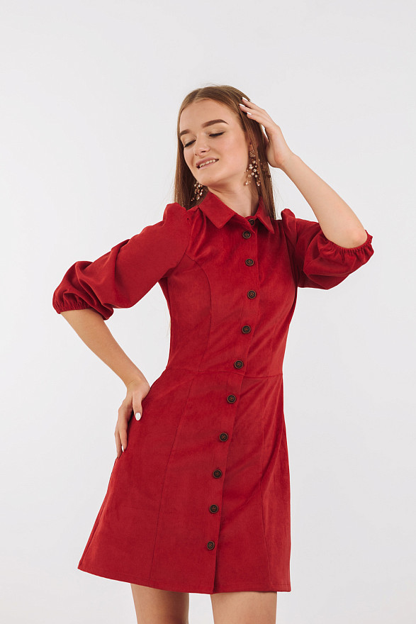 Червона сукня з вельвету