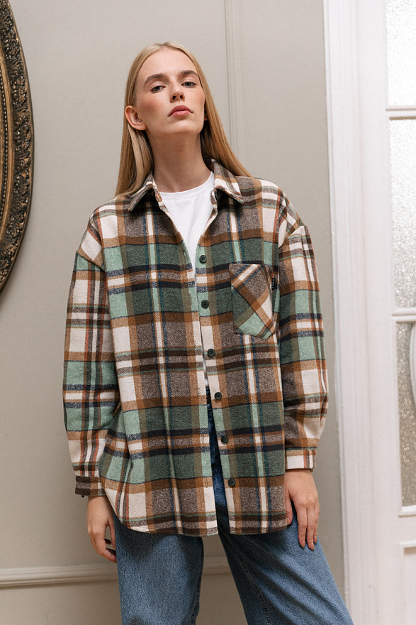 Зеленая удлиненная рубашка оверсайз