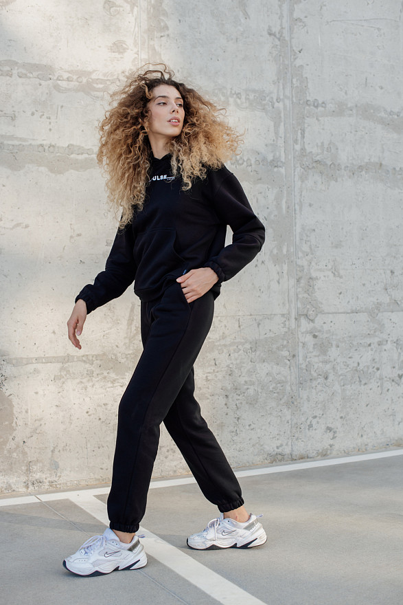 Чорні спортивні брюки джогери