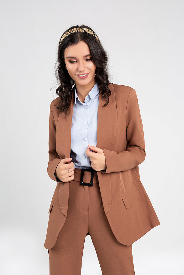 Jacket with collar apage