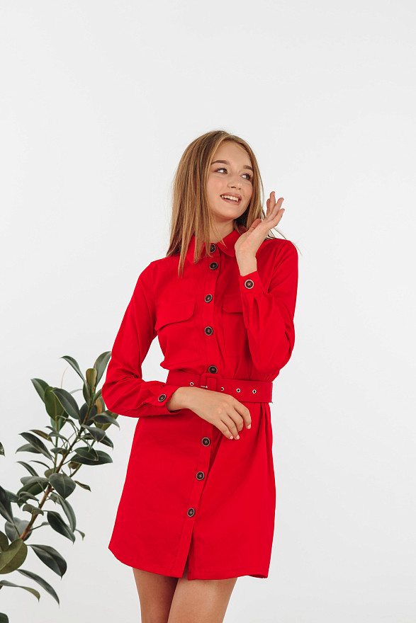 Красное платье-рубашка