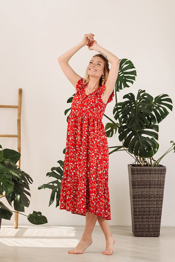 Червона сукня з квітковим принтом