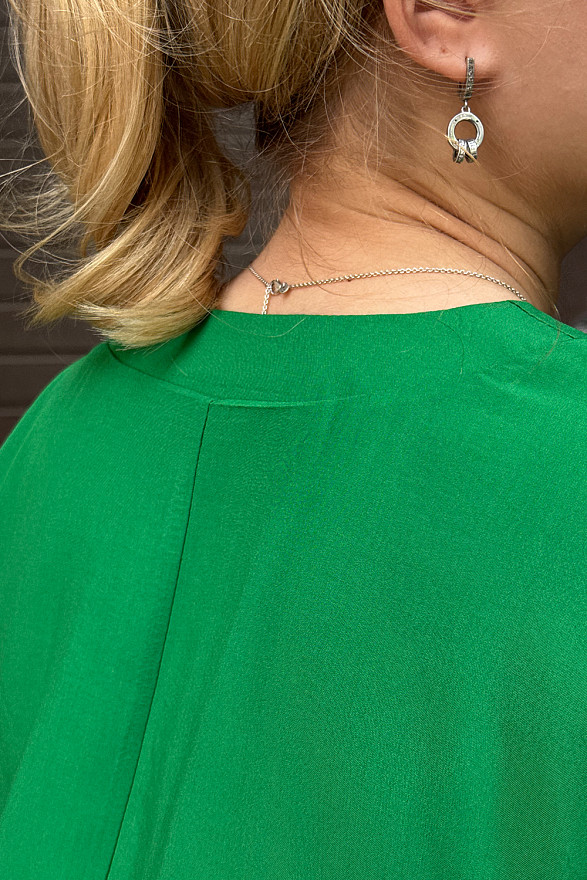 Зеленая блуза из штапеля