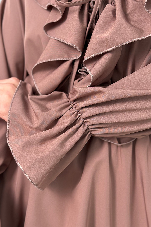 Легка сукня з рюшами у кольорі