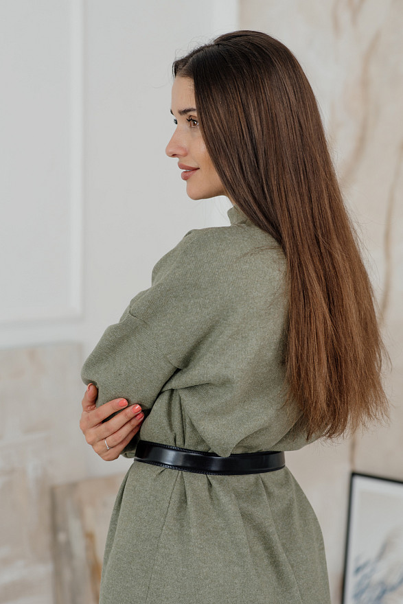 Теплое платье из ангоры с воротником стойкой