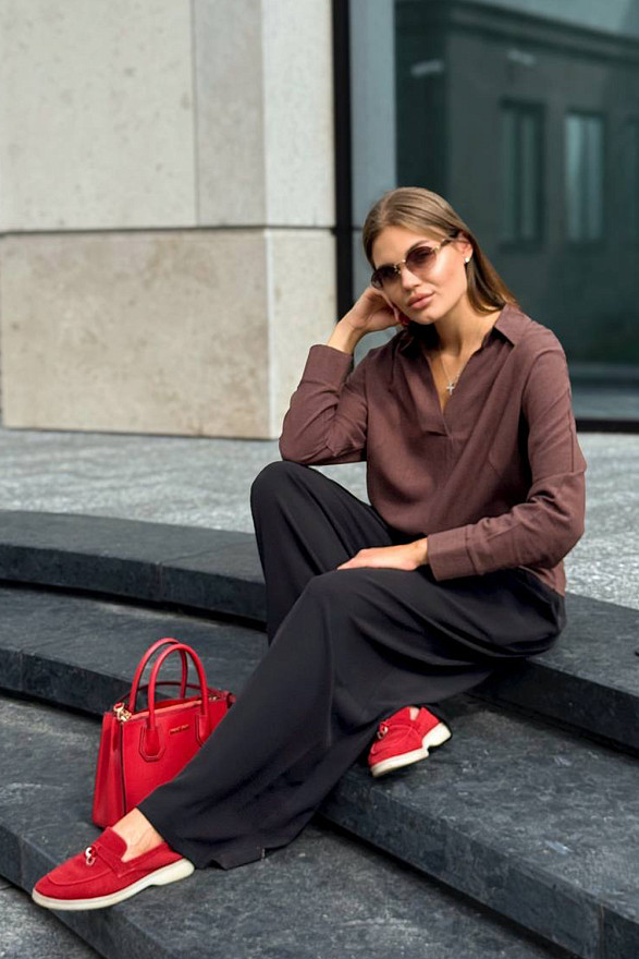 Шоколадна легка блуза вільного крою