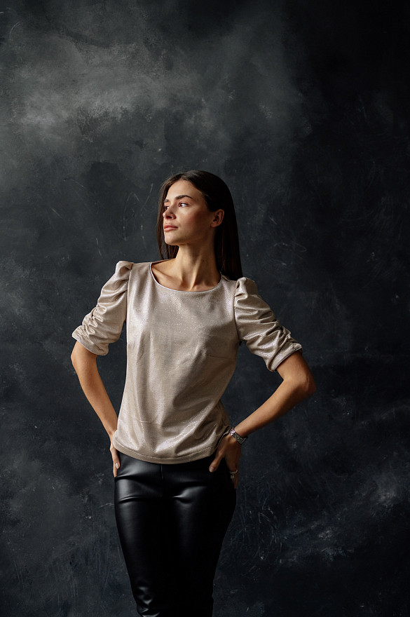 Золотая нарядная блуза