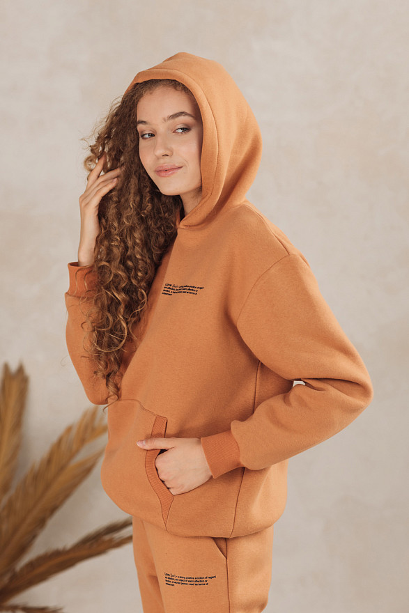 Карамельний світшот з написом