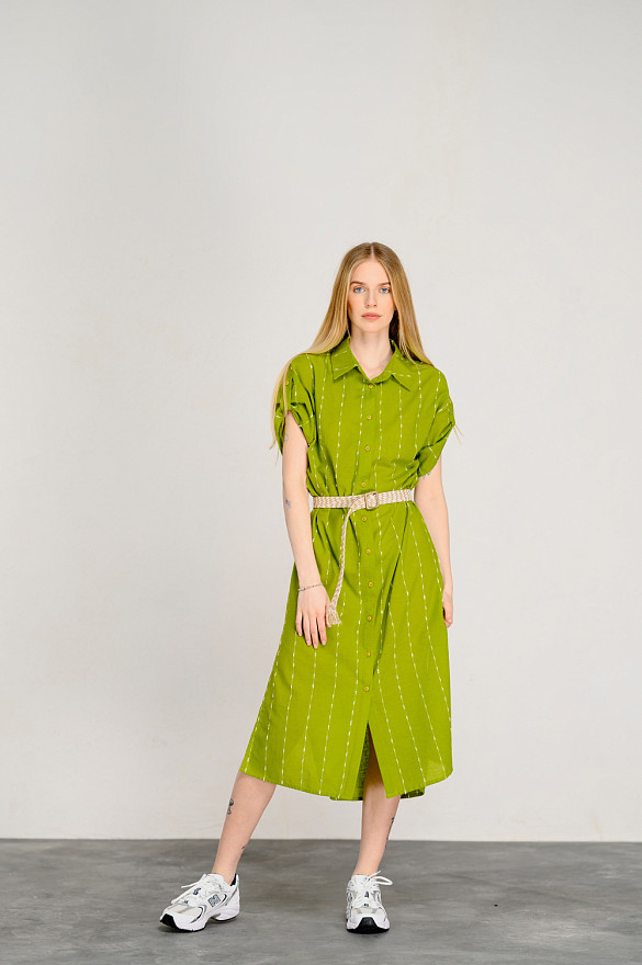 Оливковое платье-халат свободного кроя