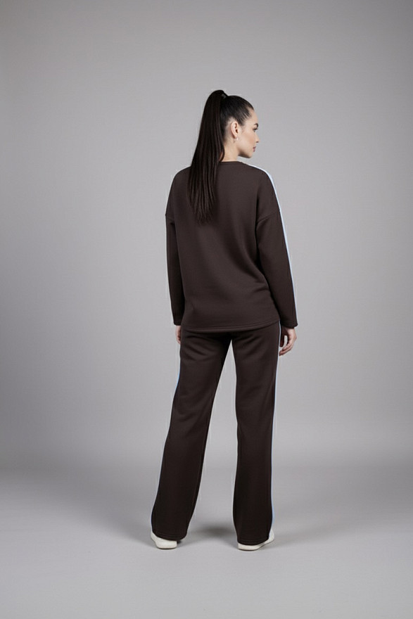 Шоколадний костюм з лампасами