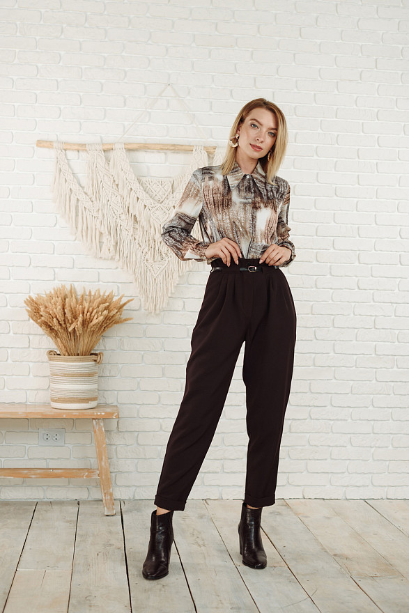 Chocolate color pants with pockets