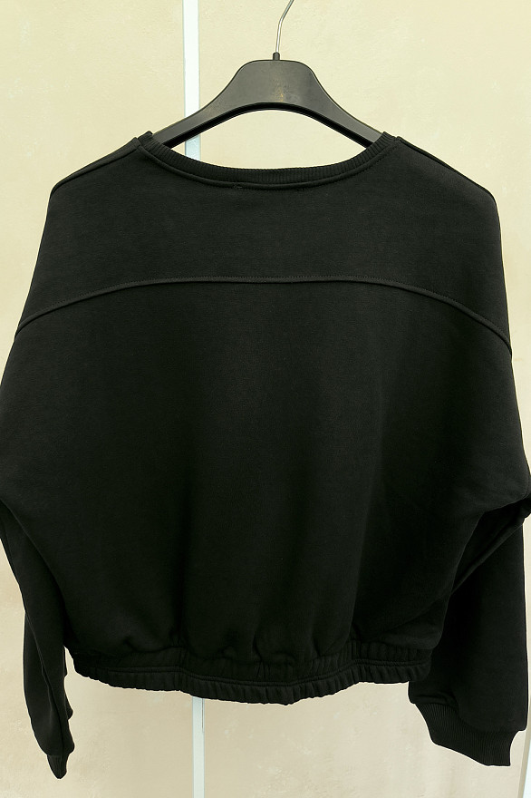 Black sweatshirt