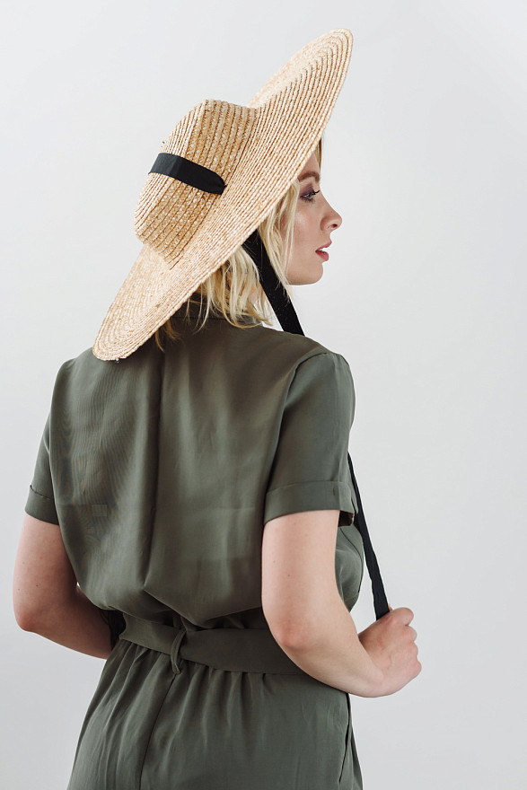 Комбінезон кольору хакі з коротким рукавом