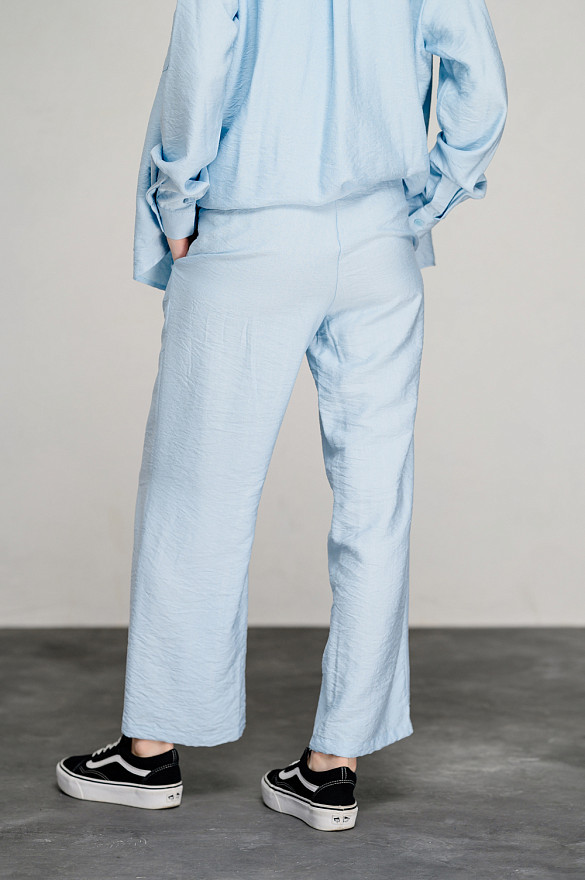 Blue loose trousers with elastic