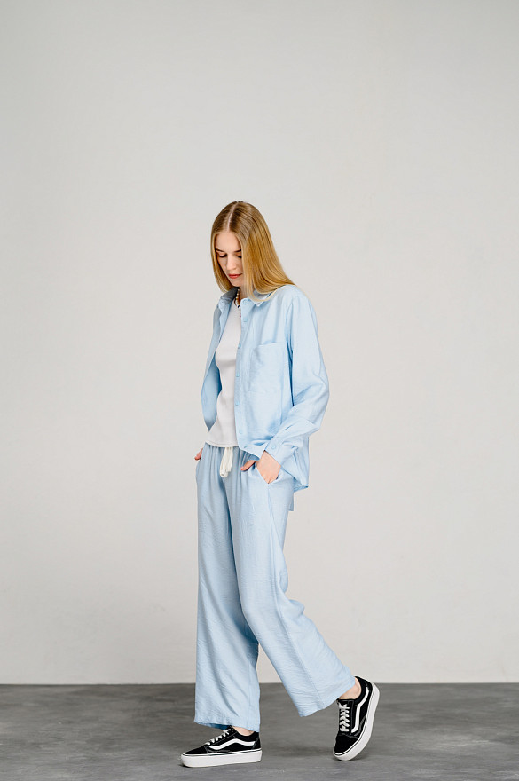 Blue loose trousers with elastic