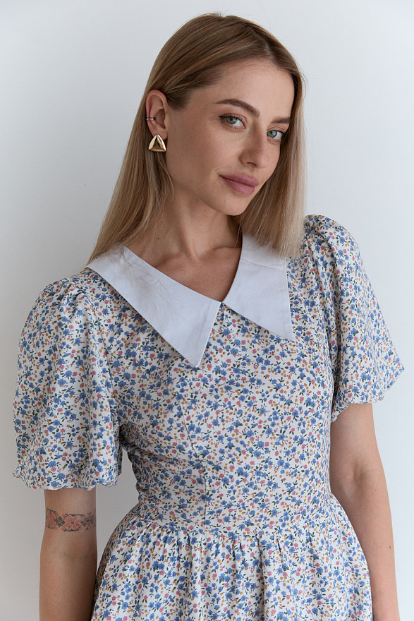 Мини-платье из легкого штапеля с воротником и подъюбником