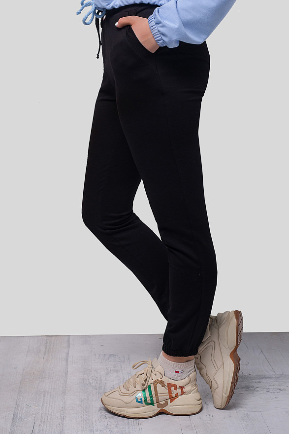 Базовые черные штаны