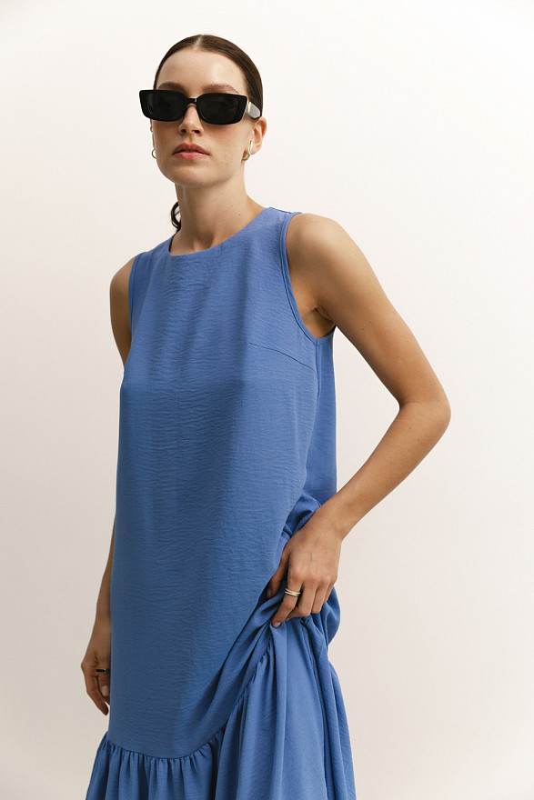 Вільна сукня без рукавів волошкового кольору