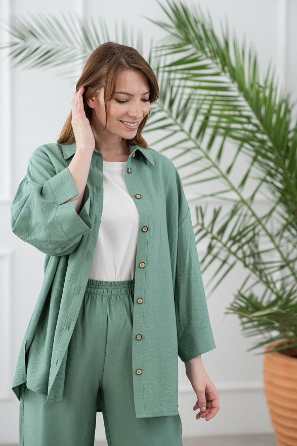 Базовый костюм двойка оливкового цвета