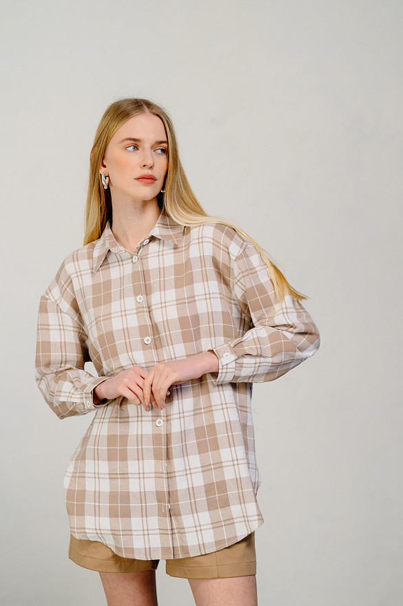 Бежевая удлиненная рубашка оверсайз