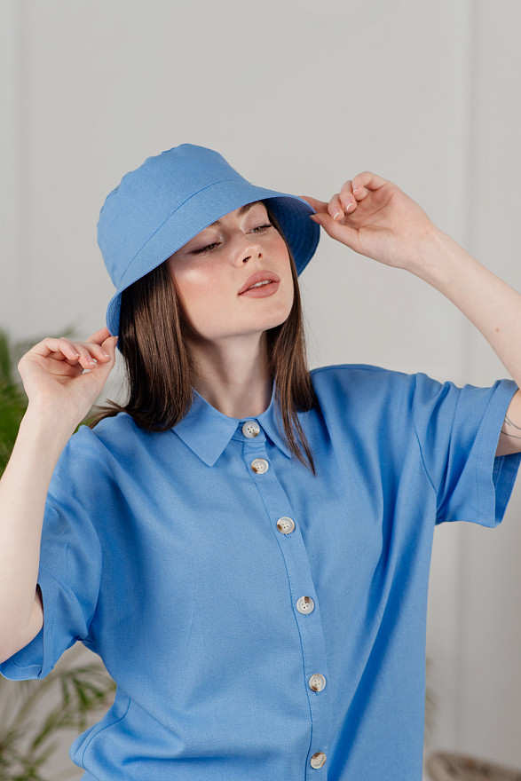 Блакитний костюм з шортами на еластичному поясі з льону