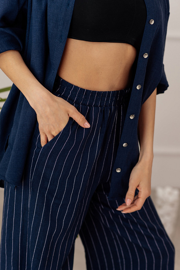 Синий льняной брючный костюм 