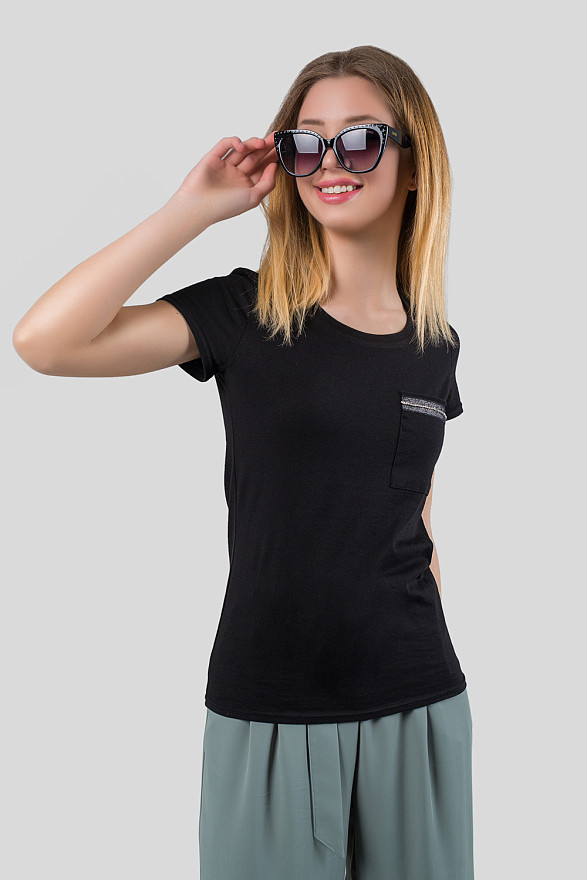 Black T-shirt with pocket