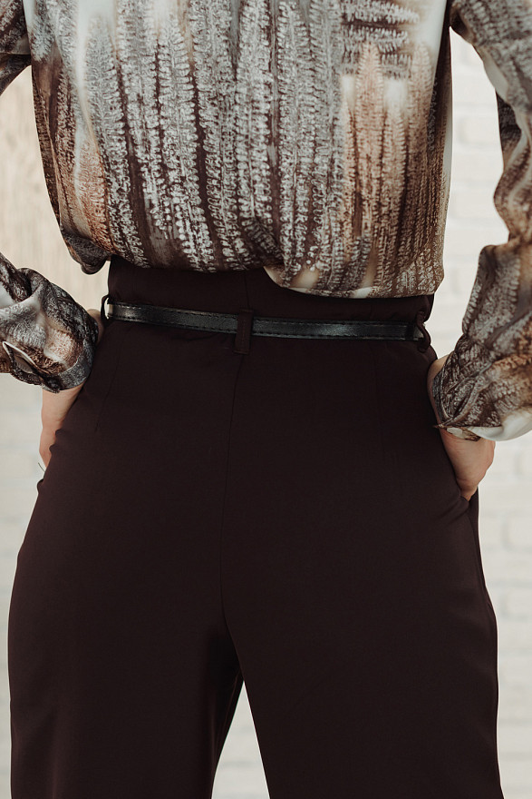 Chocolate color pants with pockets