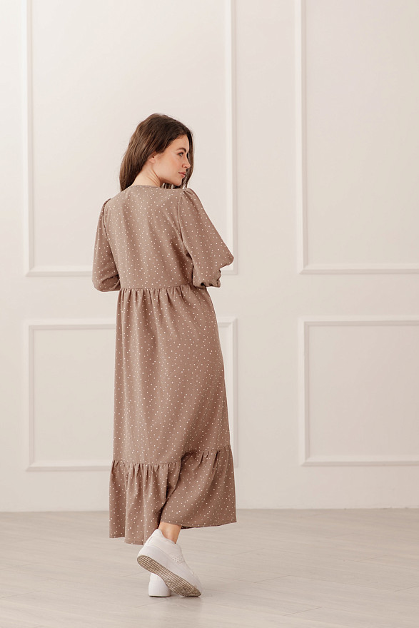 Довга бежева сукня в горошок