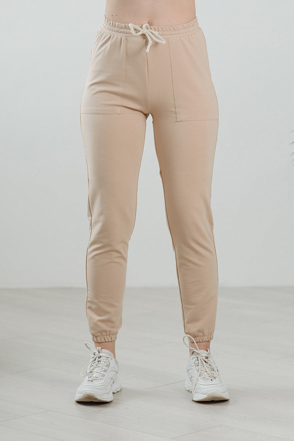Бежевые спортивные штаны