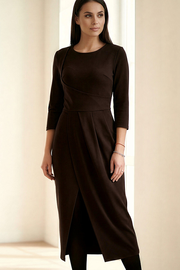 Шоколадна сукня-міді з асиметричною спідницею на запах