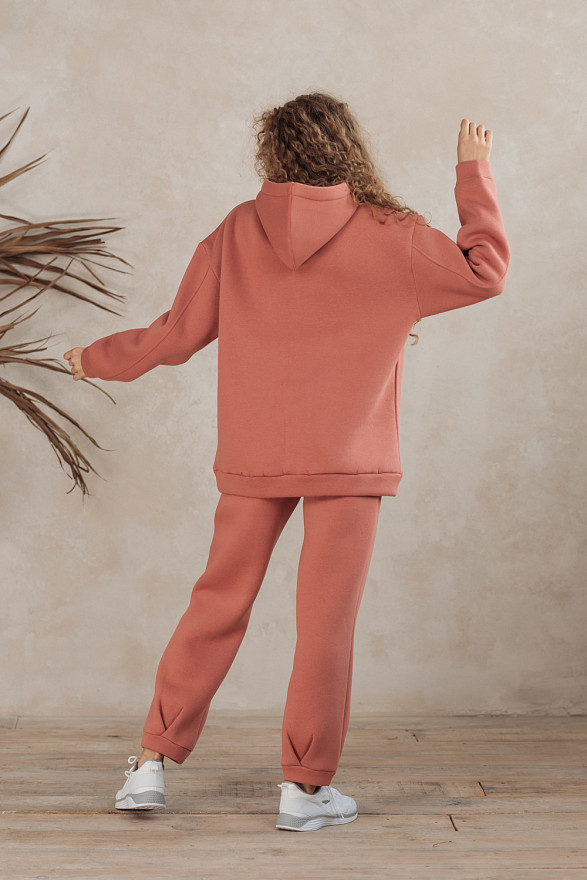 Sweatshirt with pocket and slogan