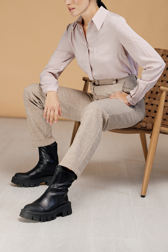 Бежевые брюки прямого кроя 