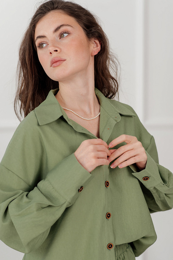 Лляной оливковий костюм