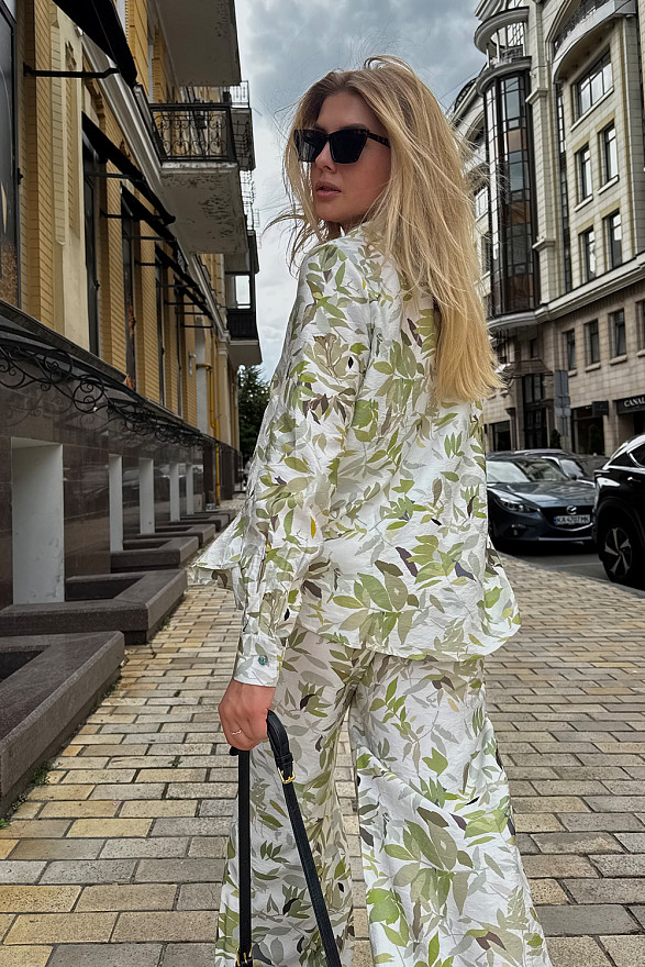 Зелений костюм з мусліну з сорочкою та брюками