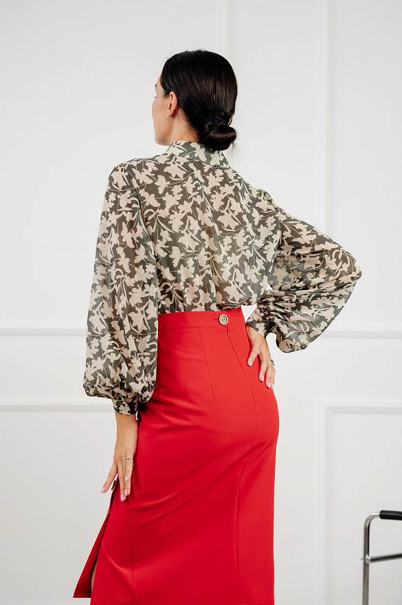 Шифонова блуза з коміром-стійкою у відтінку «хакі»